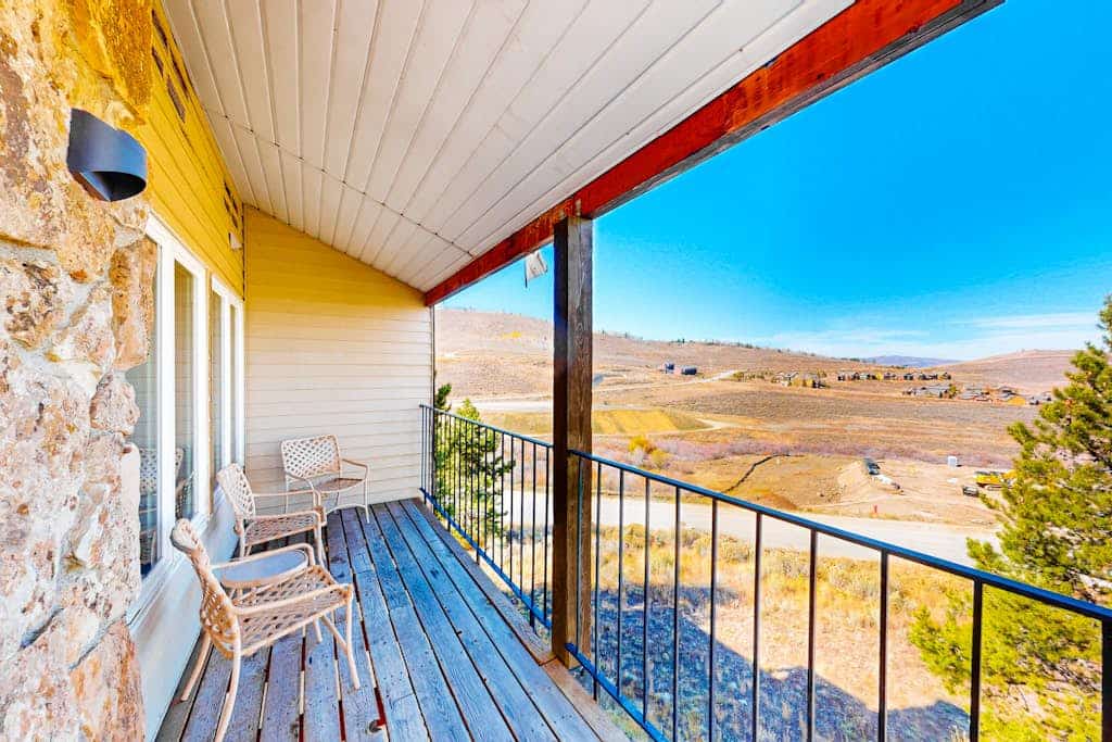 Ski-in/ski-out condo with loft, pool, basketball court & mountain-view balcony