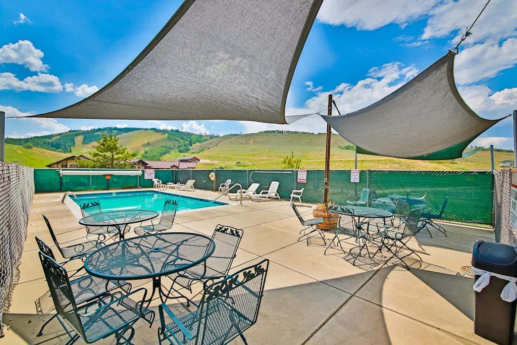 Mountainside 037