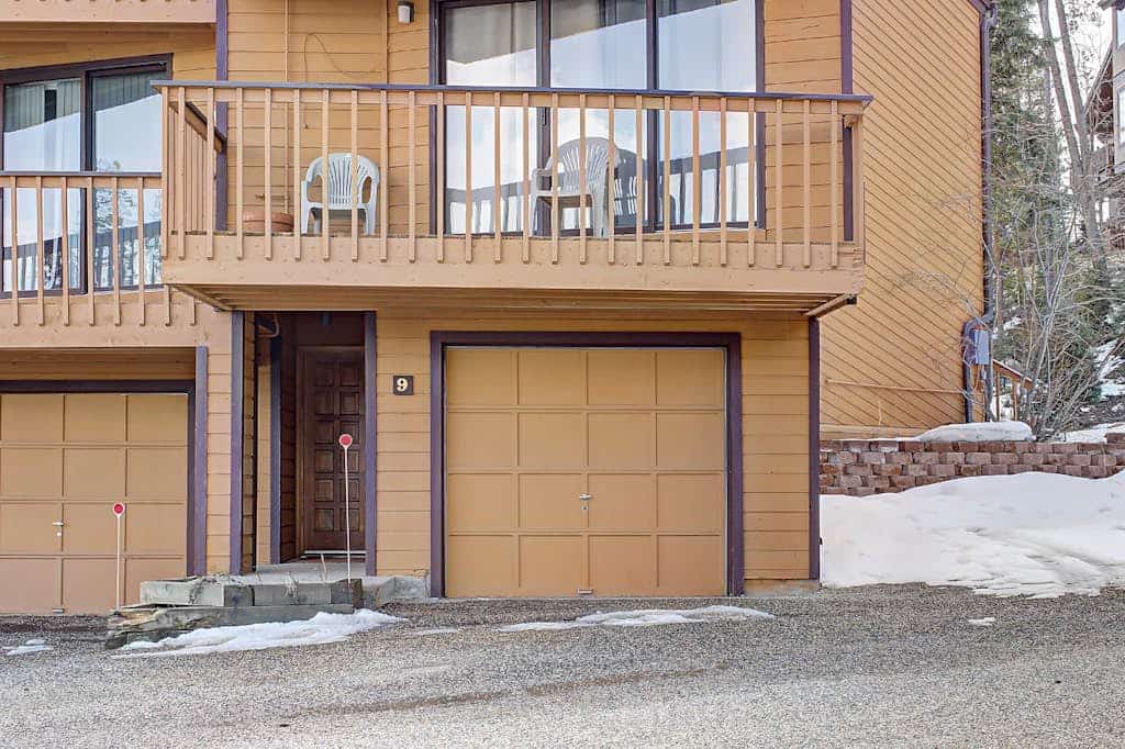 Townhouse with jetted tub, fireplace, views of Continental Divide