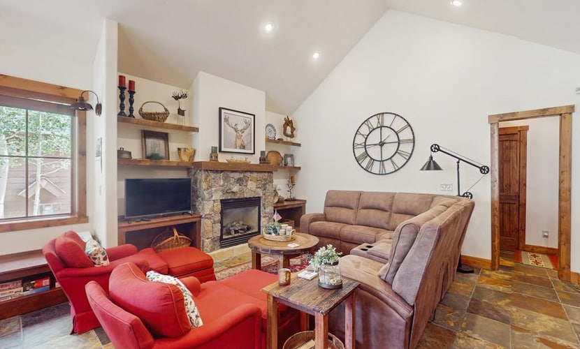 Dog-friendly downtown cabin with mountain views, patio, fireplace, & streaming