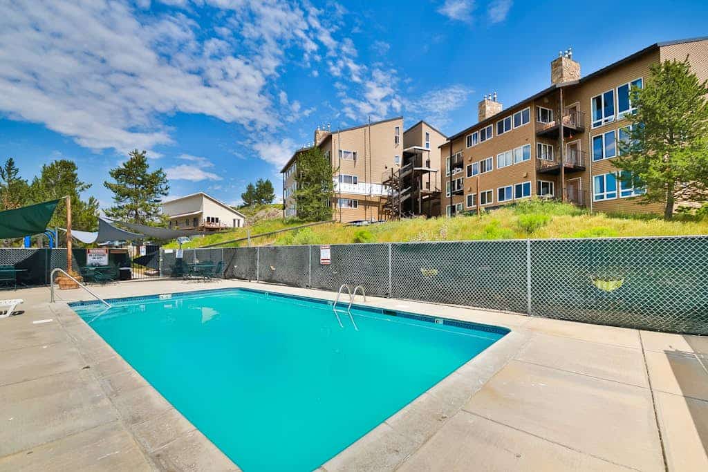 The Mountainside - Unit B47 with a private indoor hot tub, views, & pool