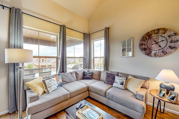Walk to Lifts Granby Ranch Townhome w/ Private Hot Tub & Decks