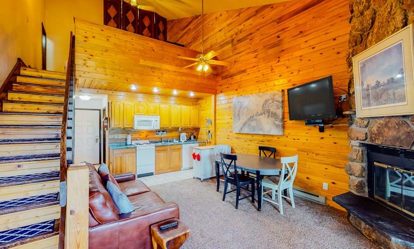 2-story condo with loft, balcony, indoor & outdoor pools, game room, gym, W/D