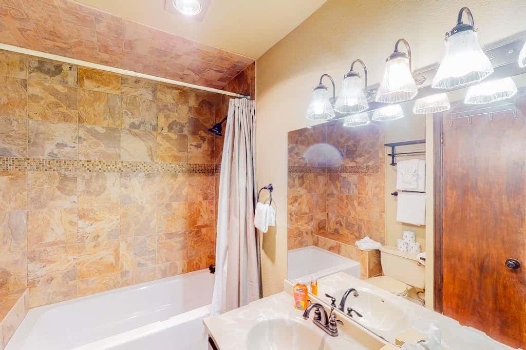 Silver Lodge B