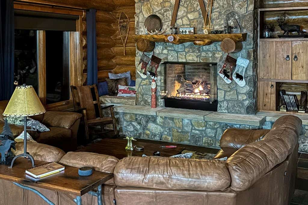 Stunning waterfront home w/ beautiful mountain views, private hot tub
