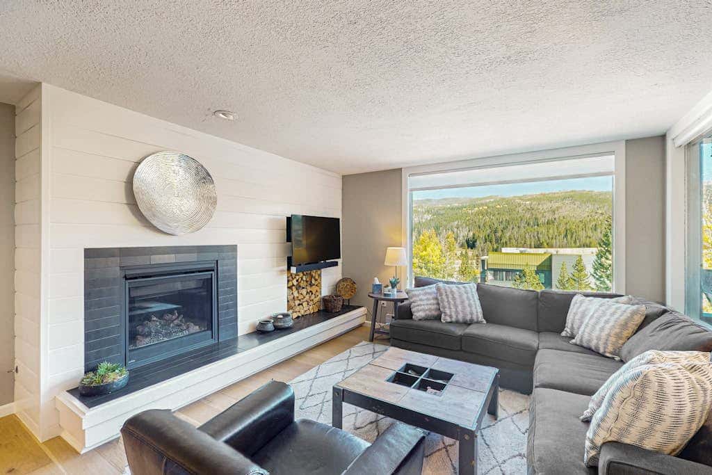 Crisp Mountain Retreat