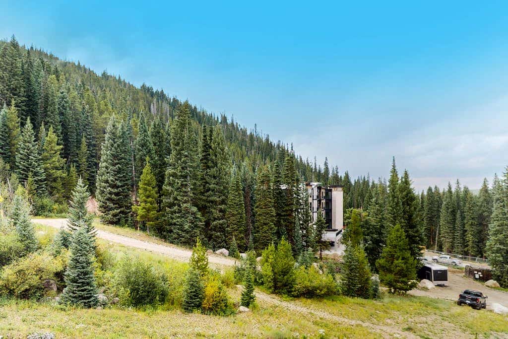 Iron Horse Resort 5064