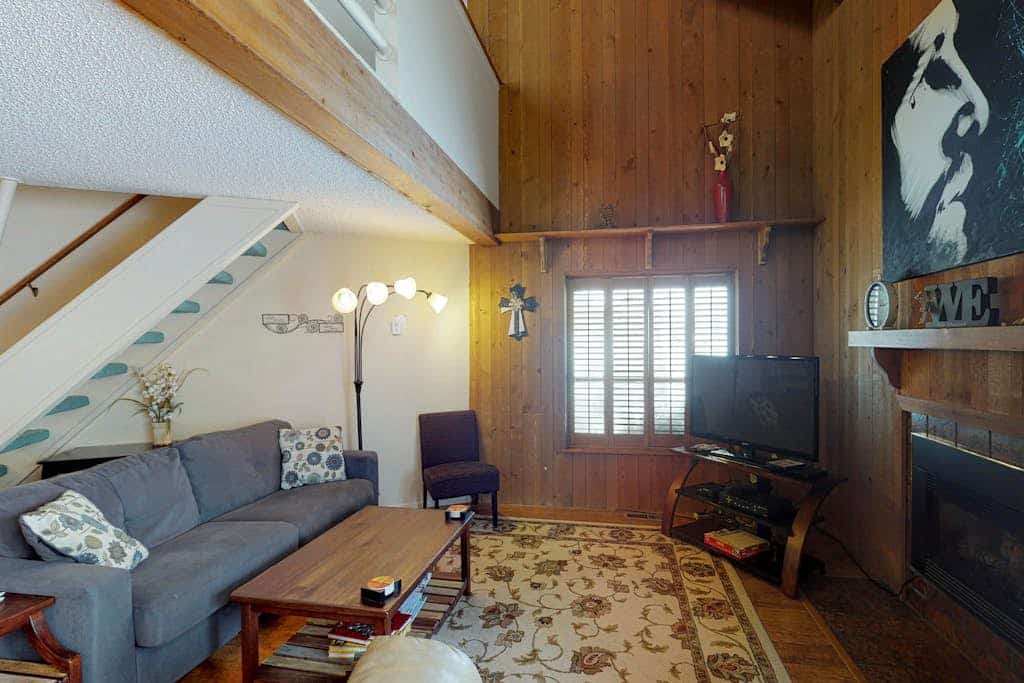 Cozy condo with WiFi, fireplace, & loft - close to golf, ski, & lakes