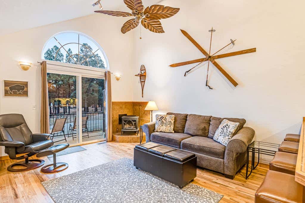 The Lakeview Escape