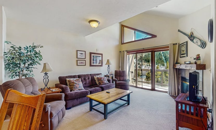 Chic mountain condo with ski area views, indoor pool & hot tub, shuttle to lifts