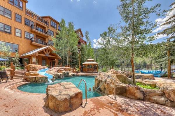 Condo with Shared Pool, Sauna & Hot Tub, WiFi, and Washer/Dryer - Walk to Gondola
