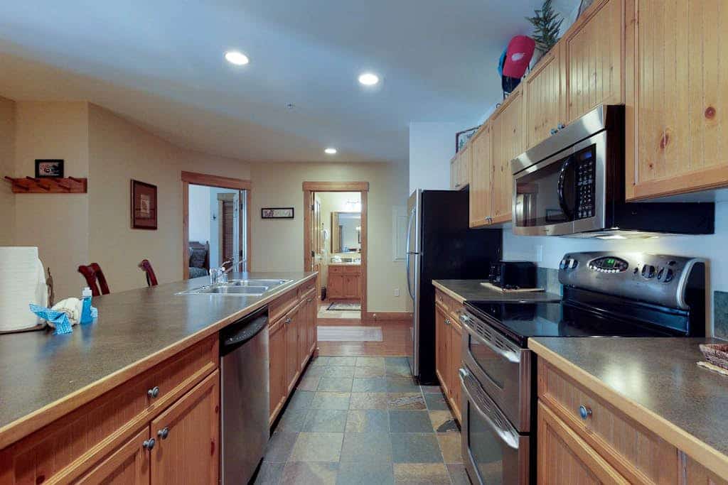 Condo with Shared Pool, Sauna & Hot Tub, WiFi, and Washer/Dryer - Walk to Gondola