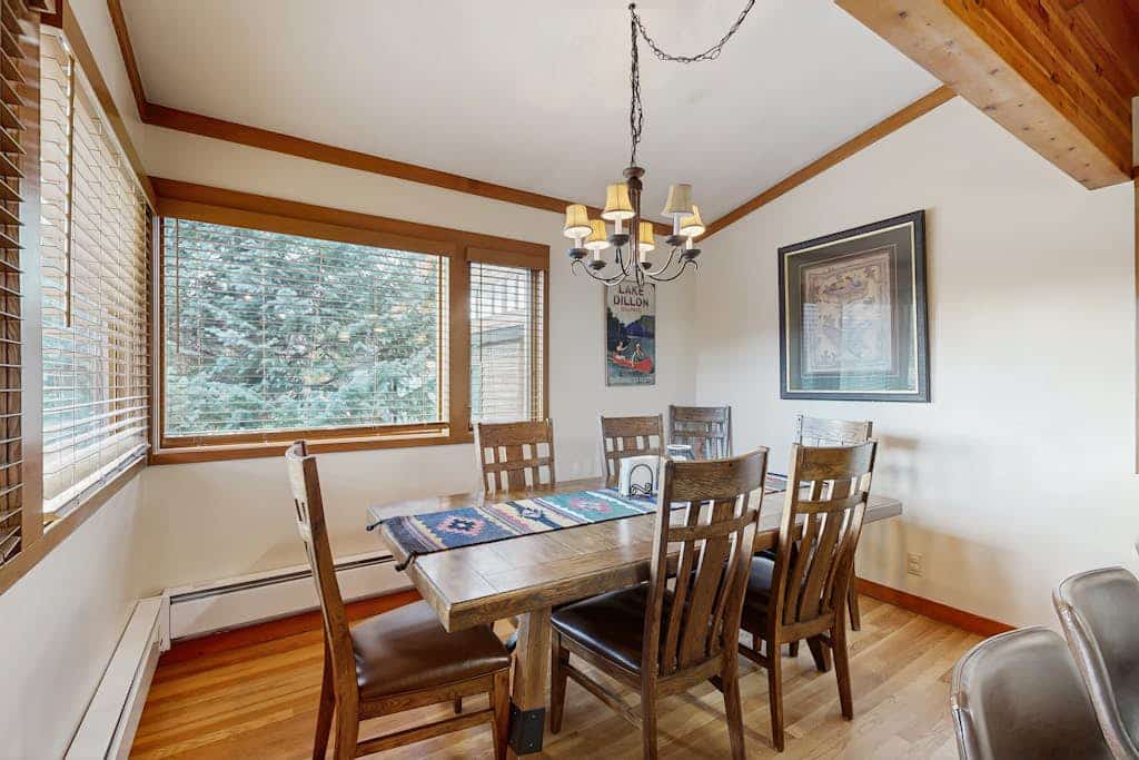 Open, mountain-view condo with deck, fireplace, pool, tennis & hot tub