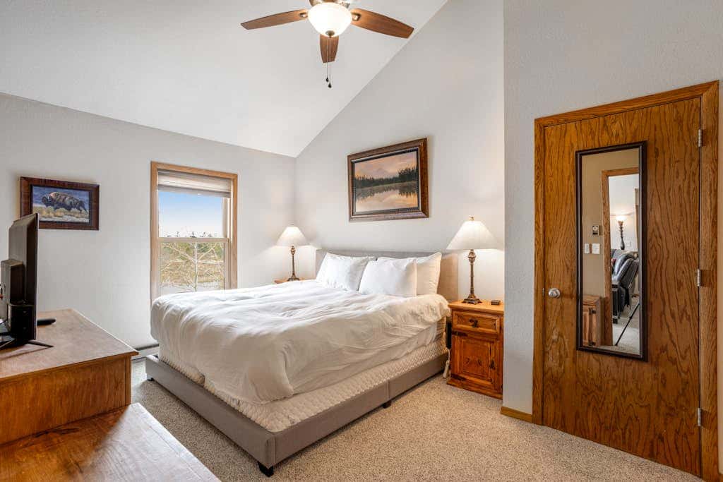 Snowdance Manor  403