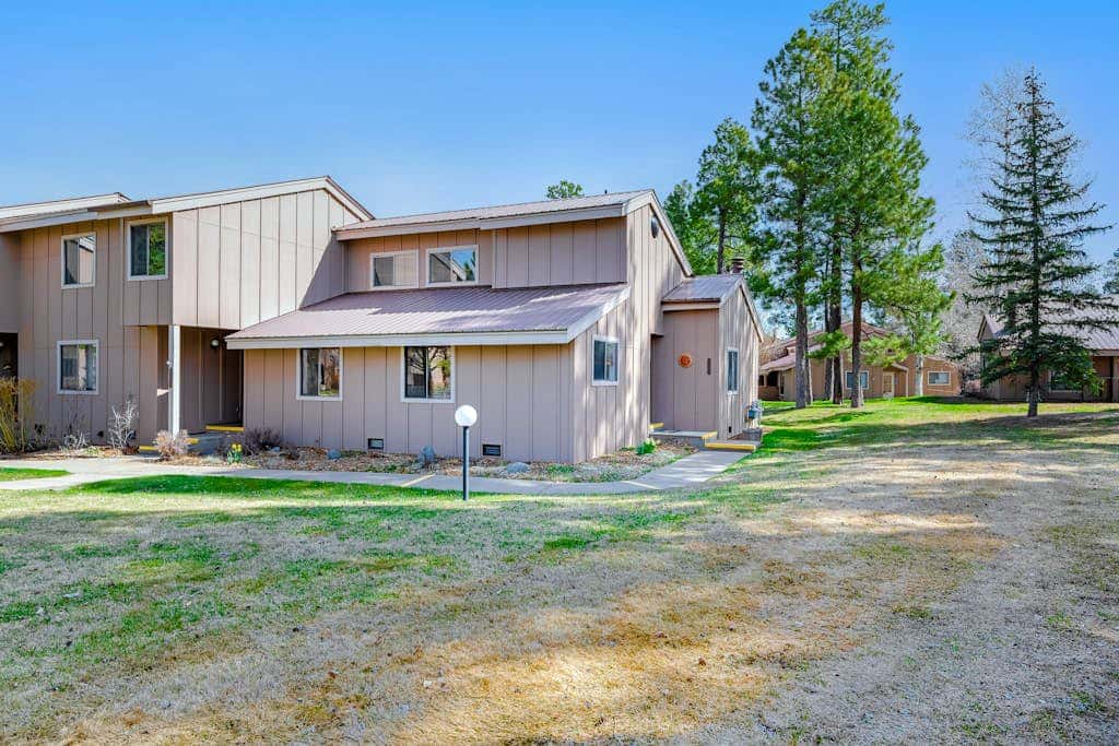 Pines 4043