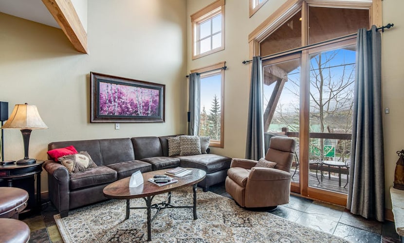 Mountain View Townhome w/ Private Deck, Electric Grill, WiFi, & Gas Fireplace