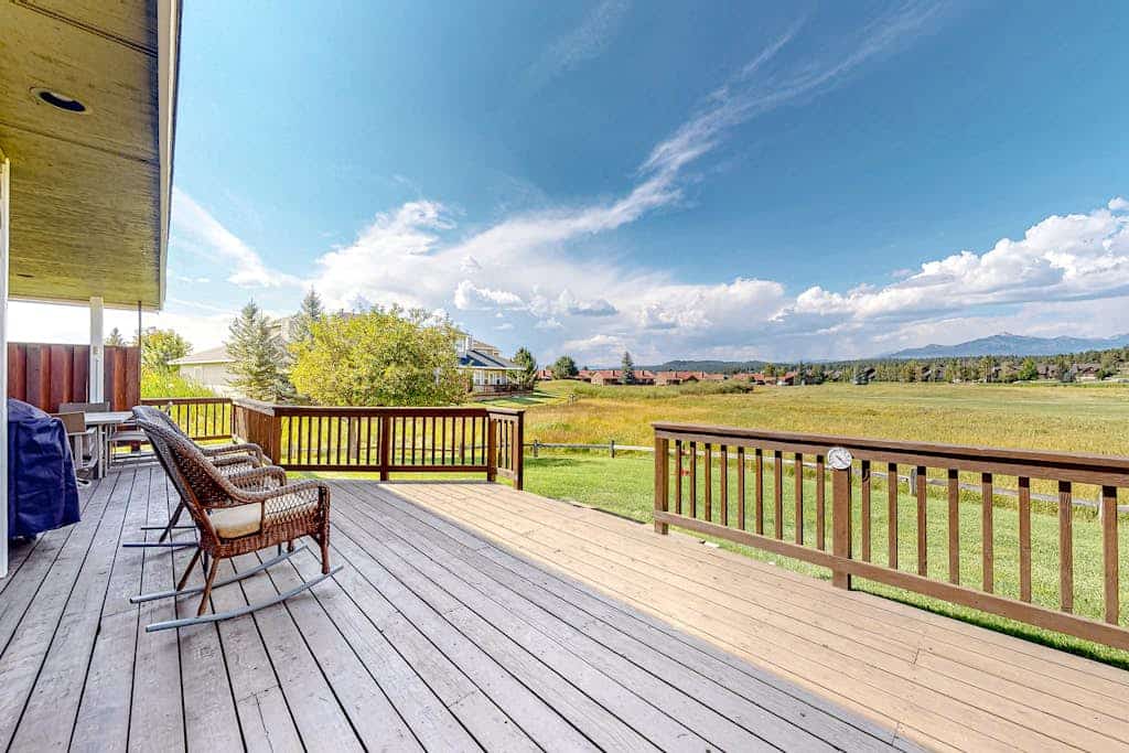 Mountain-view getaway with deck, pellet grill, fireplace, central AC, & WiFi