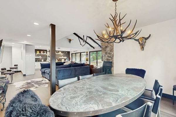 Charming Vail House with Cozy Fireplace, Jetted Tub & Scenic Mountain Views