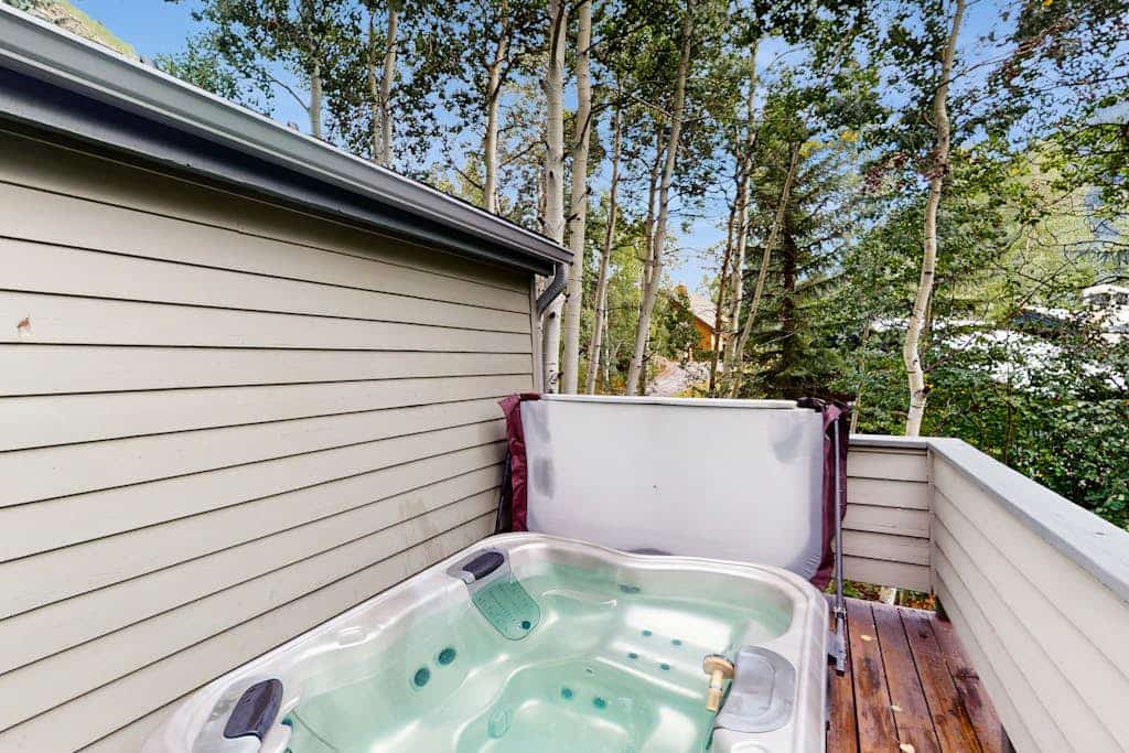 Luxurious Vail Home with private hot tub, patio, fireplace, and bus to slope