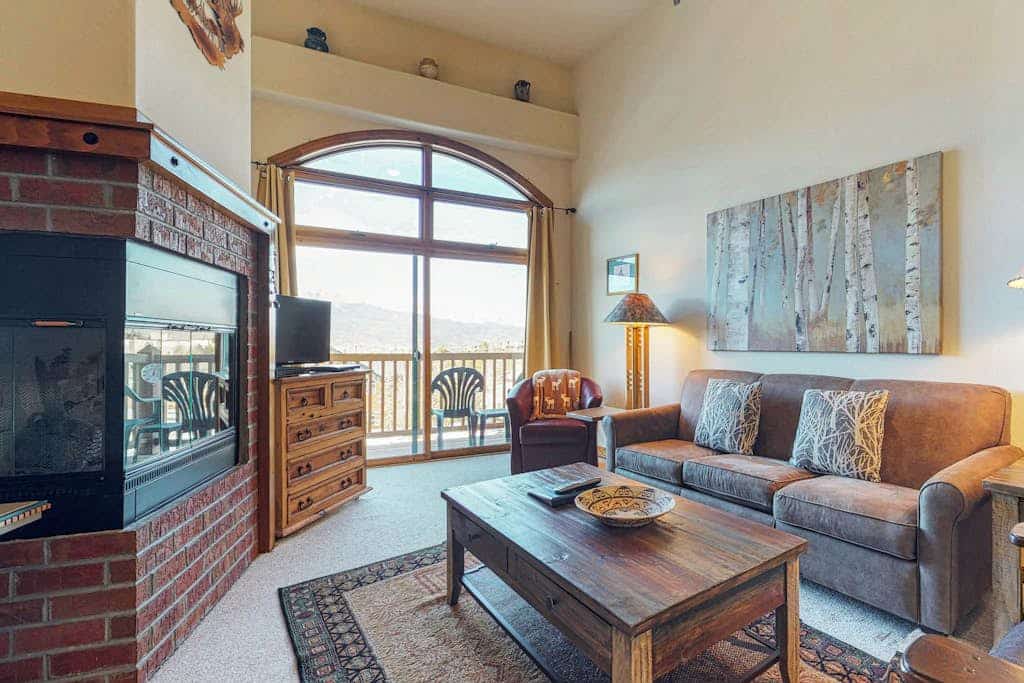 Centrally Located Studio with Stunning Views - Near Shopping, Dining, & Skiing