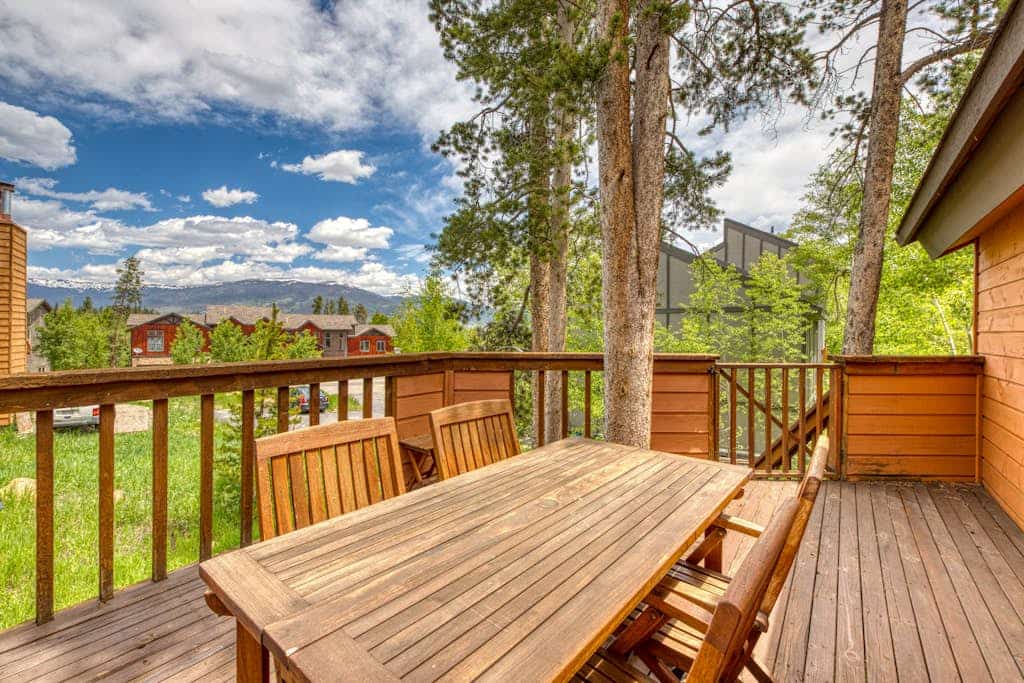 Spacious lodge-style duplex with private hot tub - near hiking, skiing, & more