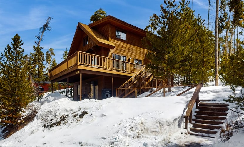 Fantastic home w/ view of Gore Range, two large decks, & walkable location