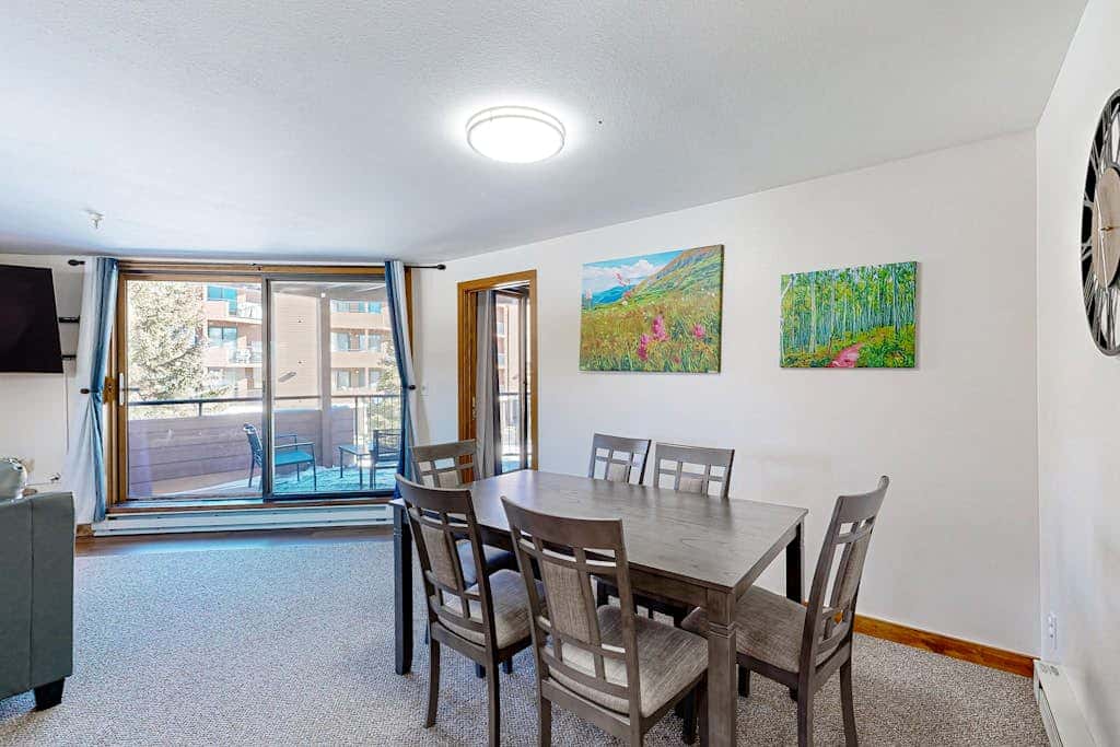 Mountain View Lakeside Retreat