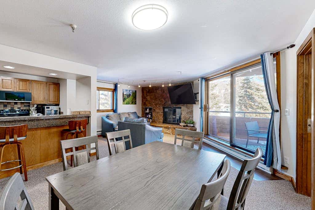 Mountain View Lakeside Retreat