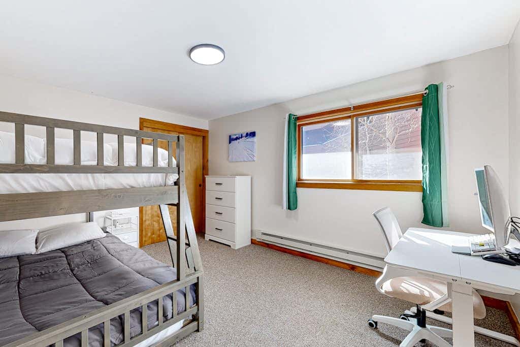 Mountain View Lakeside Retreat