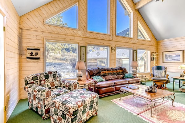 Relaxing riverfront cabin w/ river & mountain view, wraparound deck, and firepit
