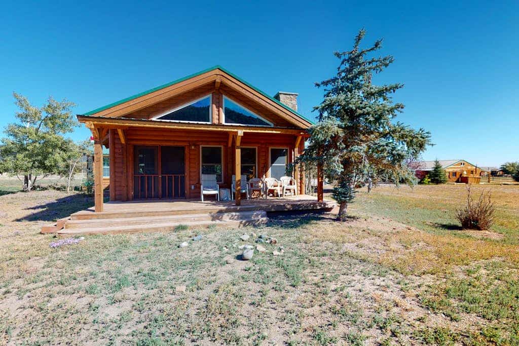 Beautiful mountainside home & bunkhouse w/ barn, two full kitchens, & free WiFi
