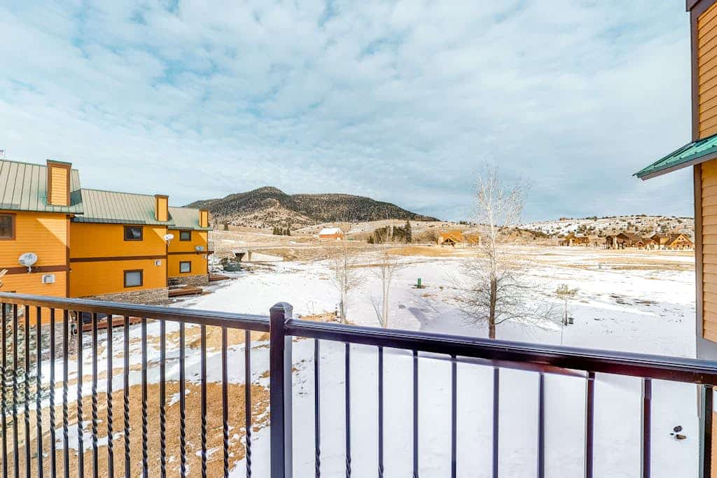 Dog-friendly Townhouse on the River w/ Spacious Layout & Free WiFi