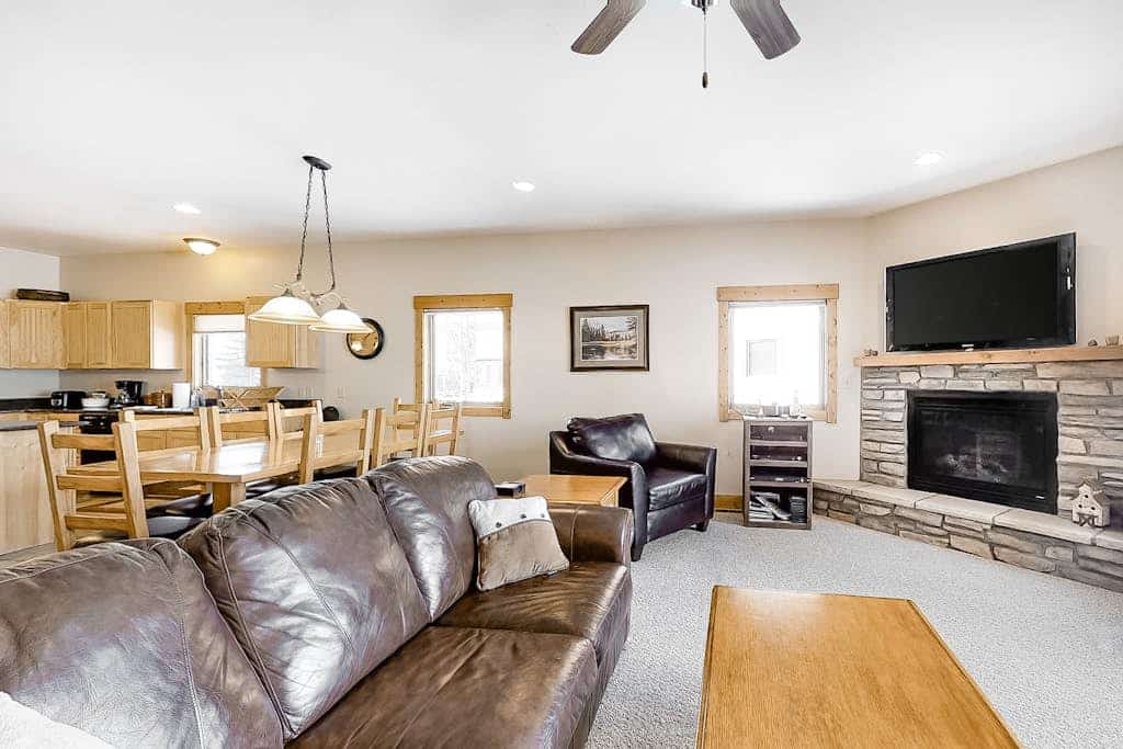 Dog-friendly Townhouse on the River w/ Spacious Layout & Free WiFi