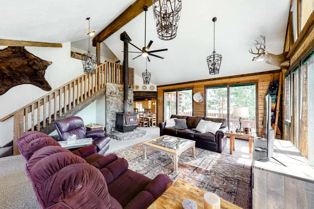 Rustic Family Getaway W/ Expansive Deck, Full Kitchen, Wood Stove & Washer/Dryer