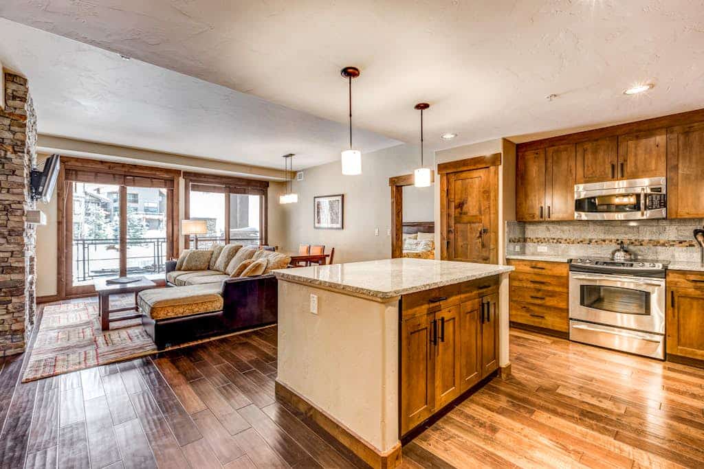 Picturesque Steamboat Springs Condo near Gondola w/Shared Hot Tub