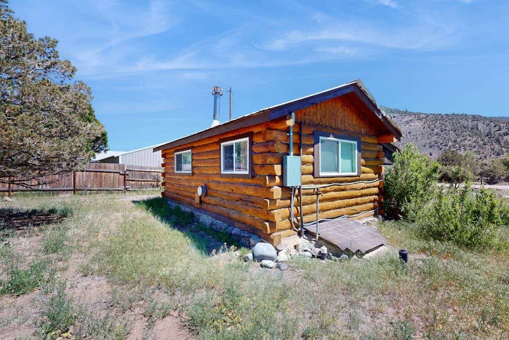 Cozy studio w/ nearby hiking & biking trails, free Wifi