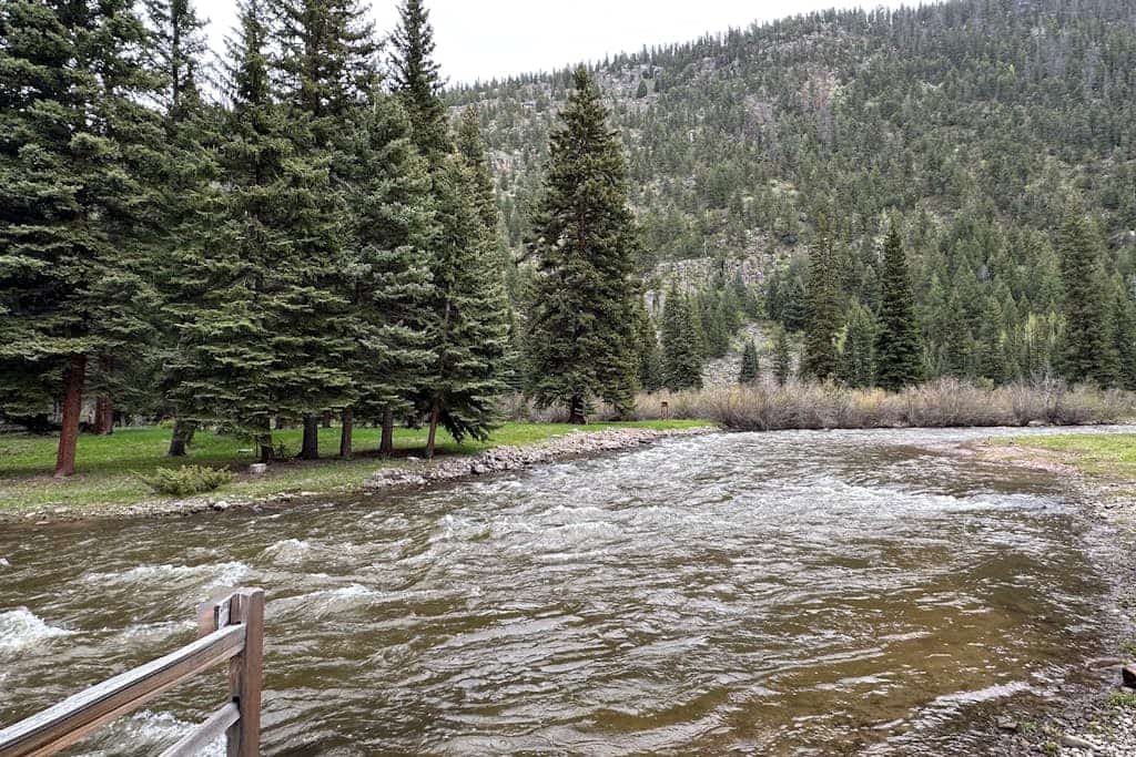 Riverfront home with amazing views, fireplace & washer/dryer