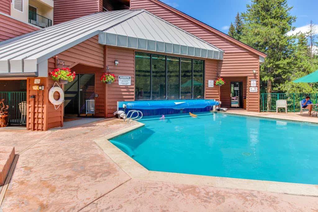 Ski-in/Ski-Out Studio Condo with Balcony and Shared Pool - Year-Round Activities