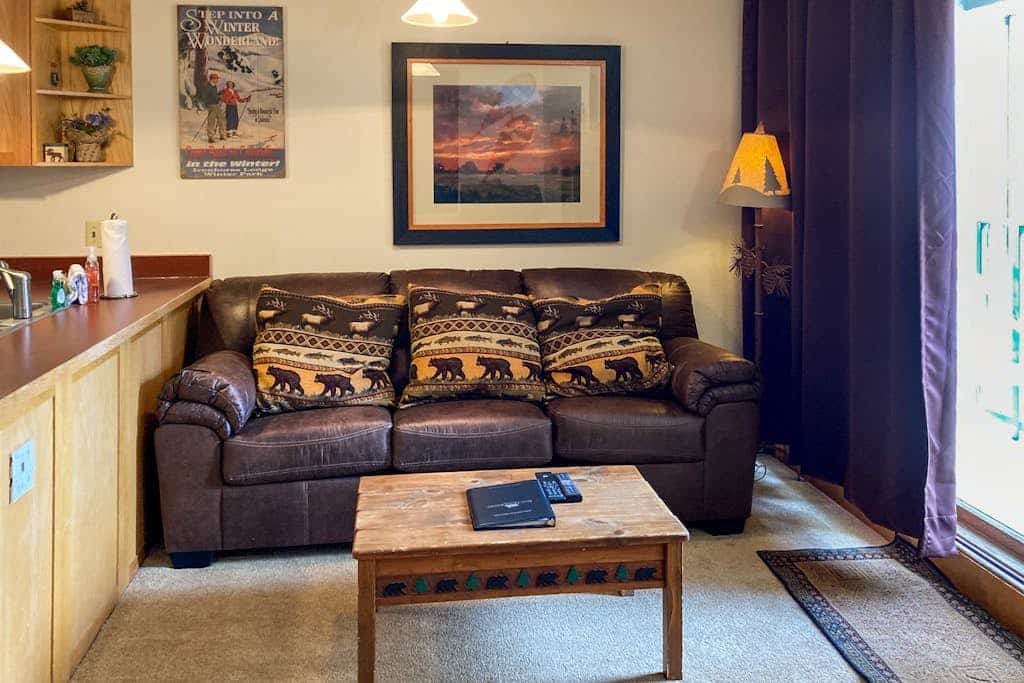 Ski-in/Ski-Out Studio Condo with Balcony and Shared Pool - Year-Round Activities