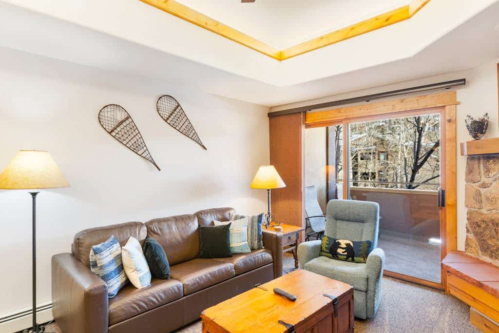 500 yards to the gondola with shuttle access, on-site pool, hot tub & gym