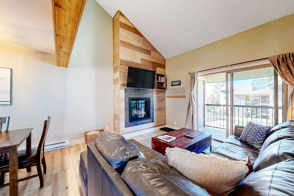 Updated, Top-Floor Condo w/ Gas Fireplace, Shared Pool/Hot Tub - Walk to Shuttle