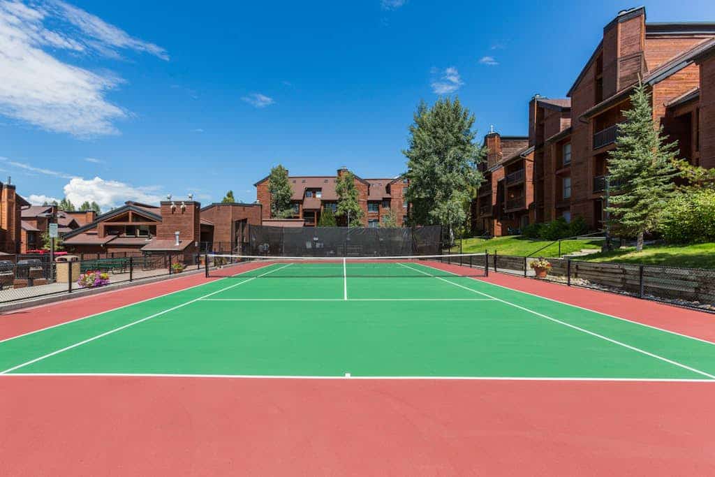 Newly renovated alpine condo with pool, hot tub & sauna