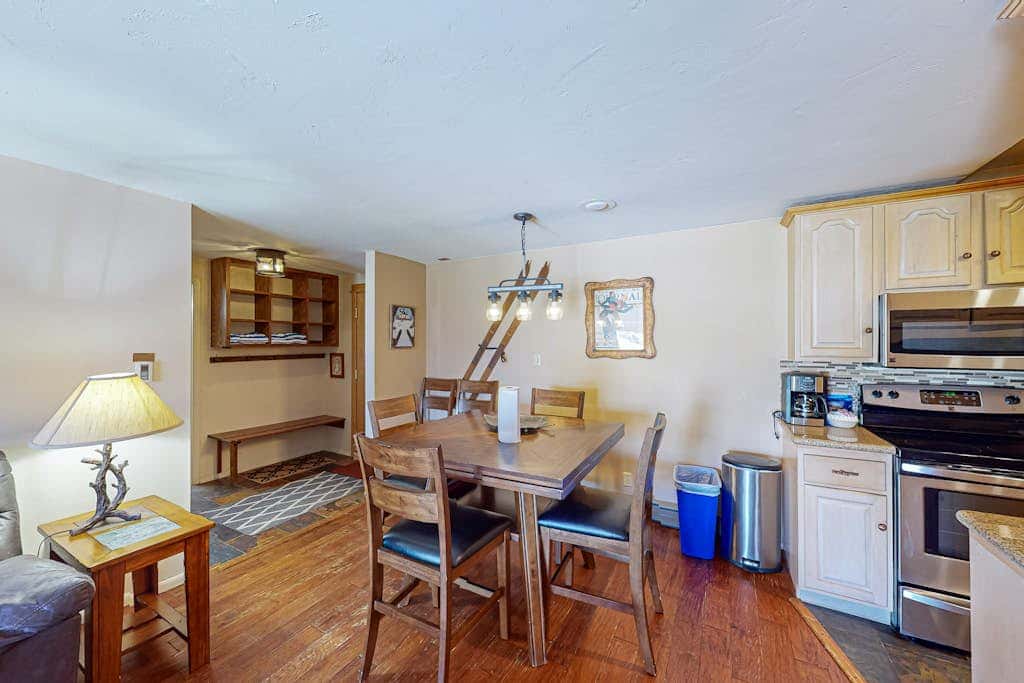 Ski Inn 333