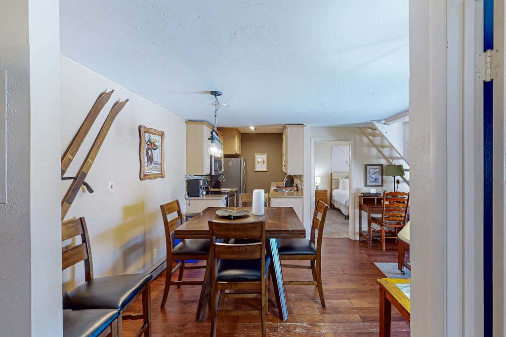 Ski Inn 333