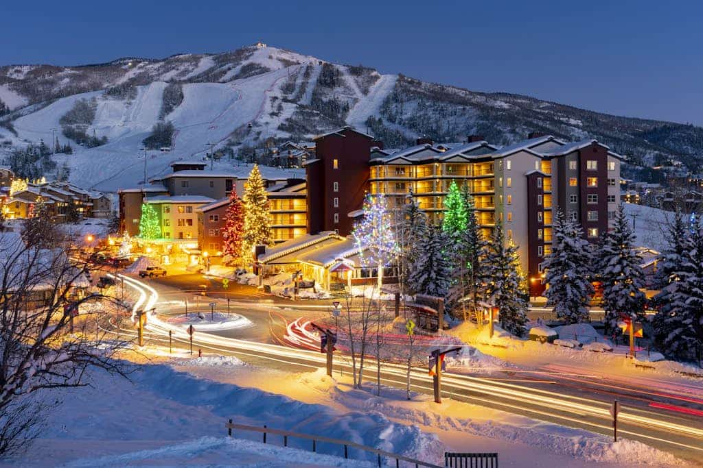 Platinum ski-in/out slopeside condo with mountain view & pool/hot tub