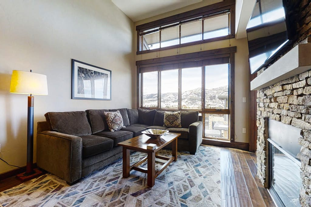 Trailhead Lodge 5112