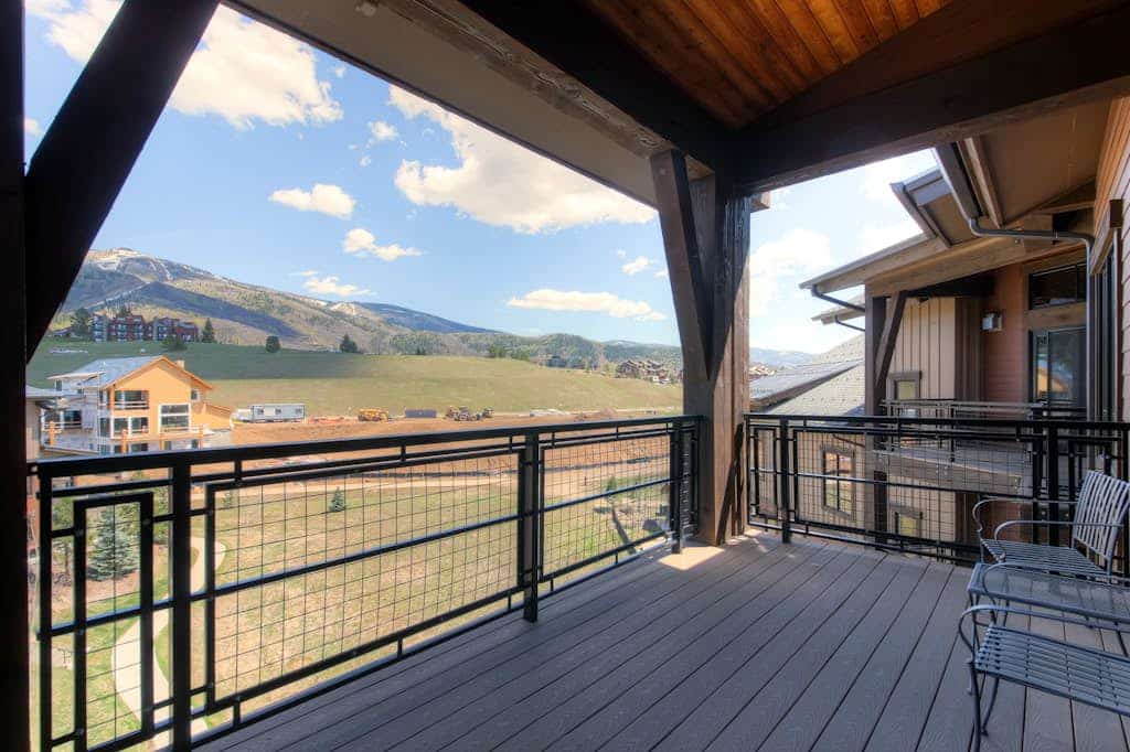 Luxury condo w/gondola access & shared pool, hot tubs, fitness & game room