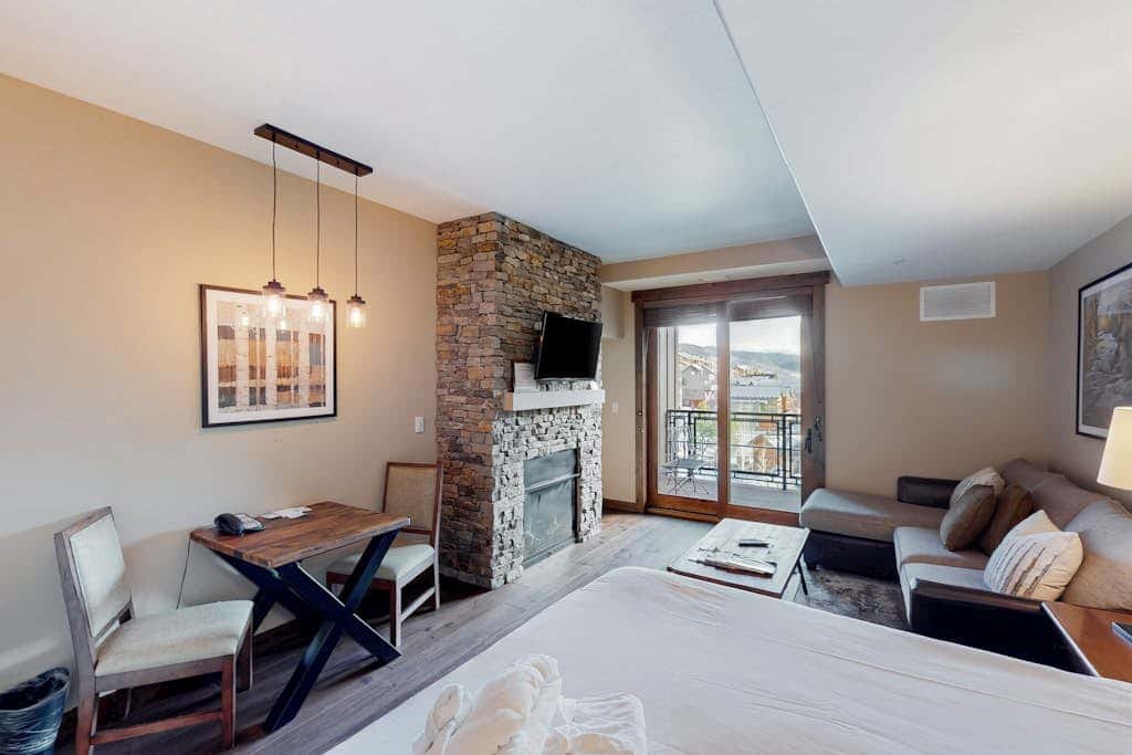 Trailhead Lodge 4113