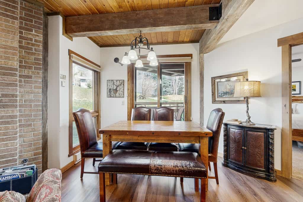 Inviting condo 1 block from gondola with pool, hot tubs & washer/dryer