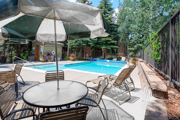 The Lodge at Steamboat A202 mountain getaway with washer/dryer, pool, hot tub & fireplace